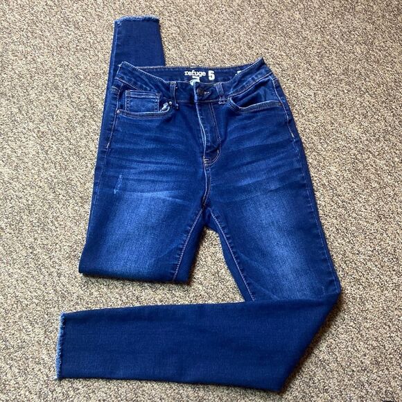 Refuge Miami Your Fashion Escape Jeans Size 5 - Picture 1 of 9